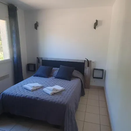 Mini - T2 Climatise, Proche Des Plages *