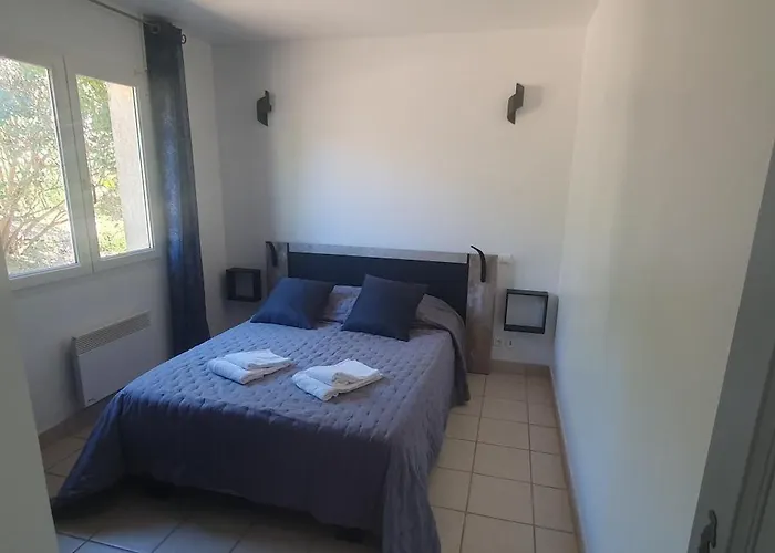 Mini - T2 Climatise, Proche Des Plages *